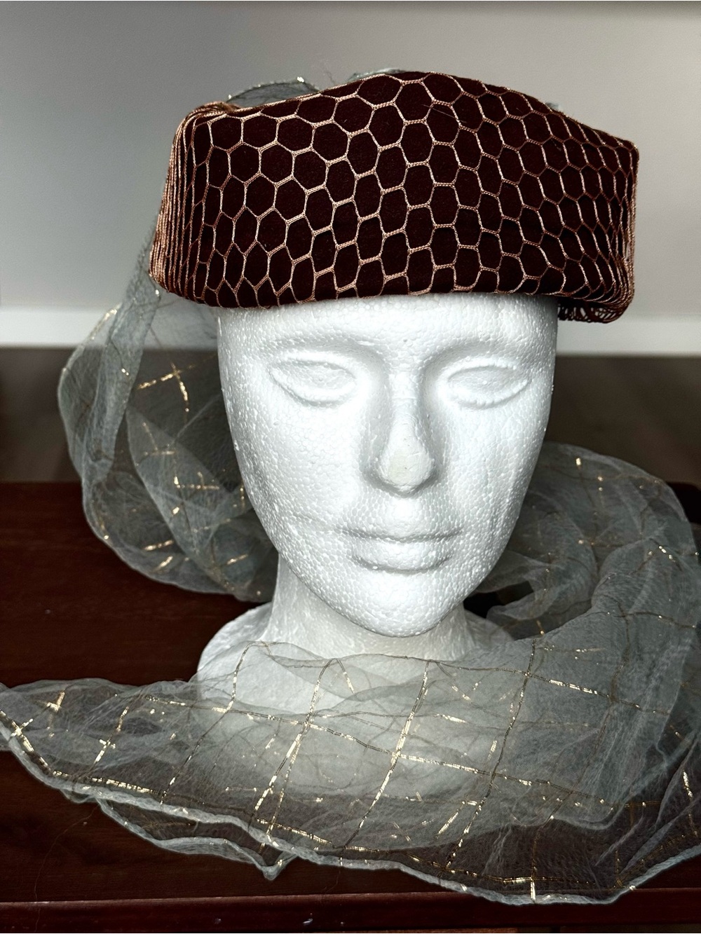 VTG Gene Doris Wool Pillbox Hat Veil Netting Brown Festival Size S 22 in